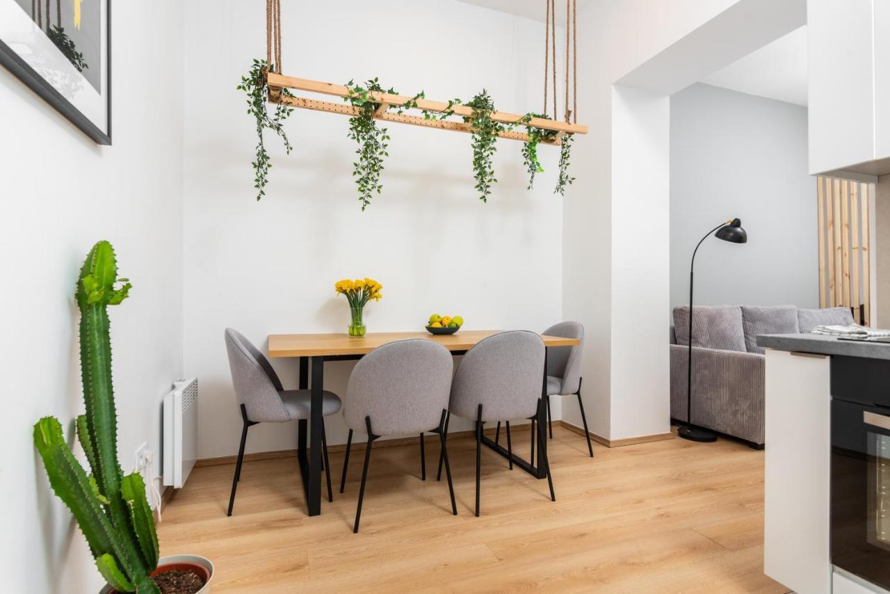 Modern Centrally Located Apartments - By Upstairs Cracóvia Exterior foto