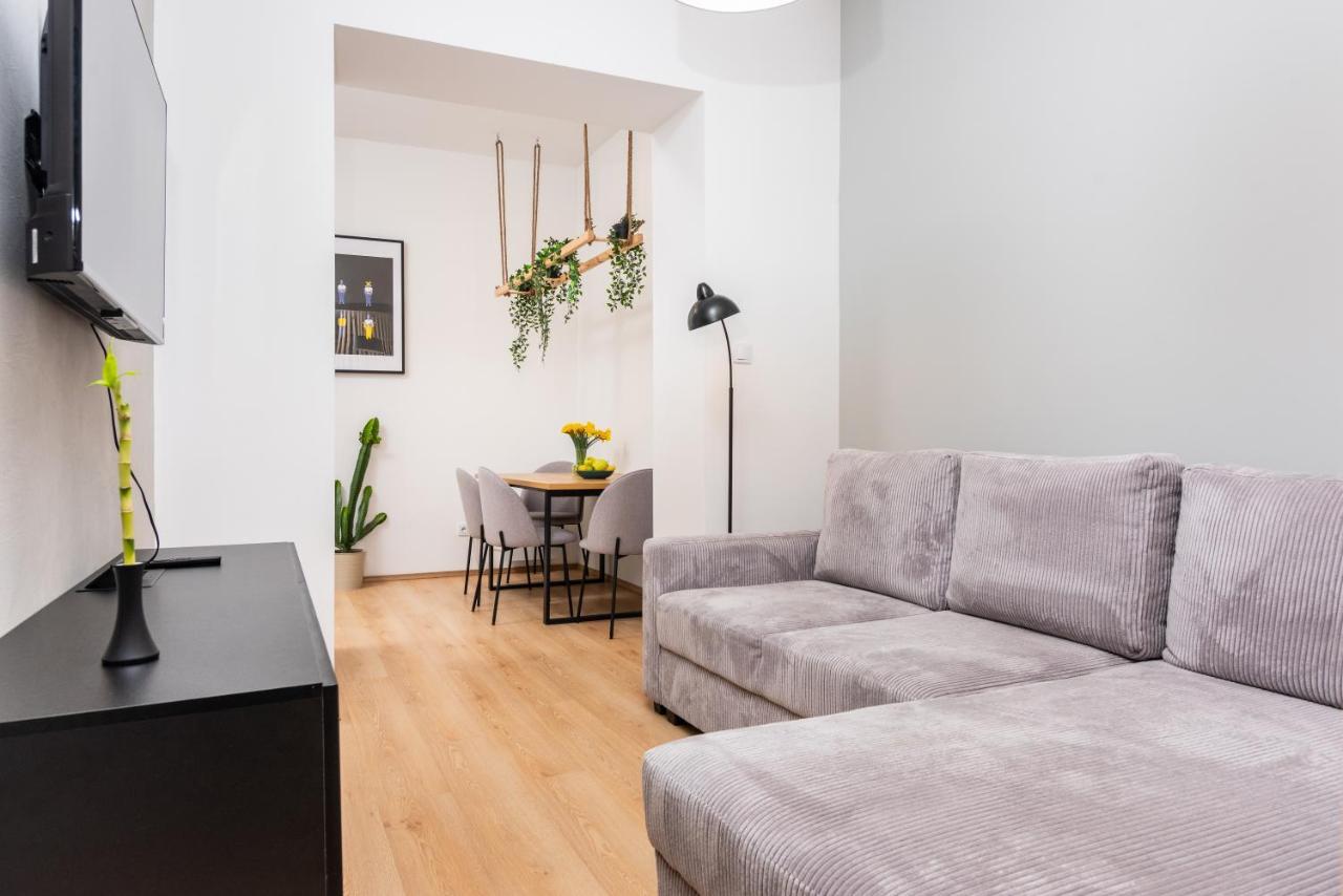 Modern Centrally Located Apartments - By Upstairs Cracóvia Exterior foto