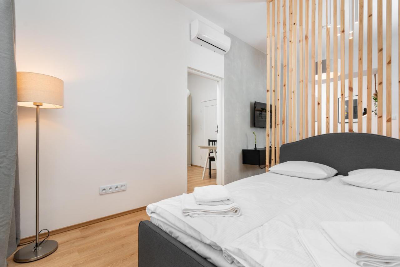Modern Centrally Located Apartments - By Upstairs Cracóvia Exterior foto