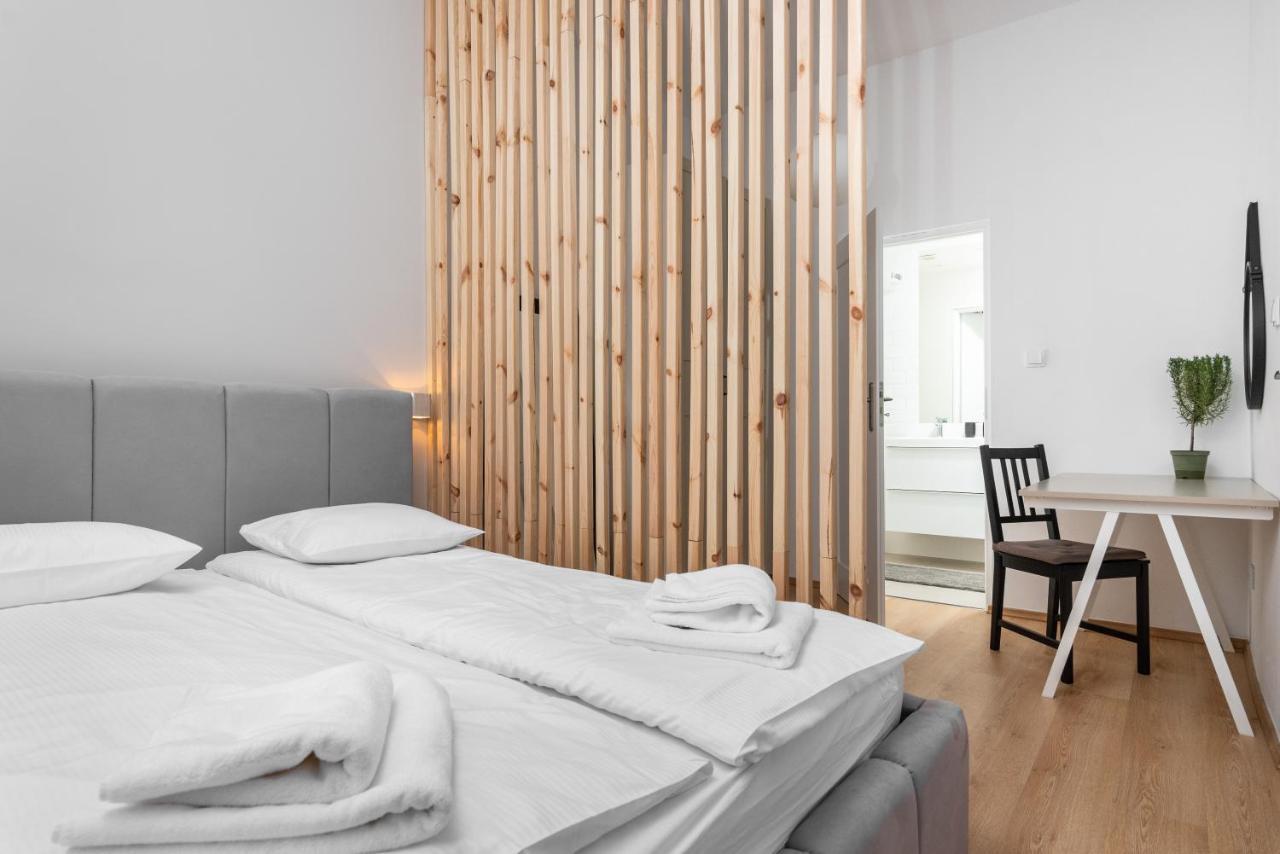Modern Centrally Located Apartments - By Upstairs Cracóvia Exterior foto