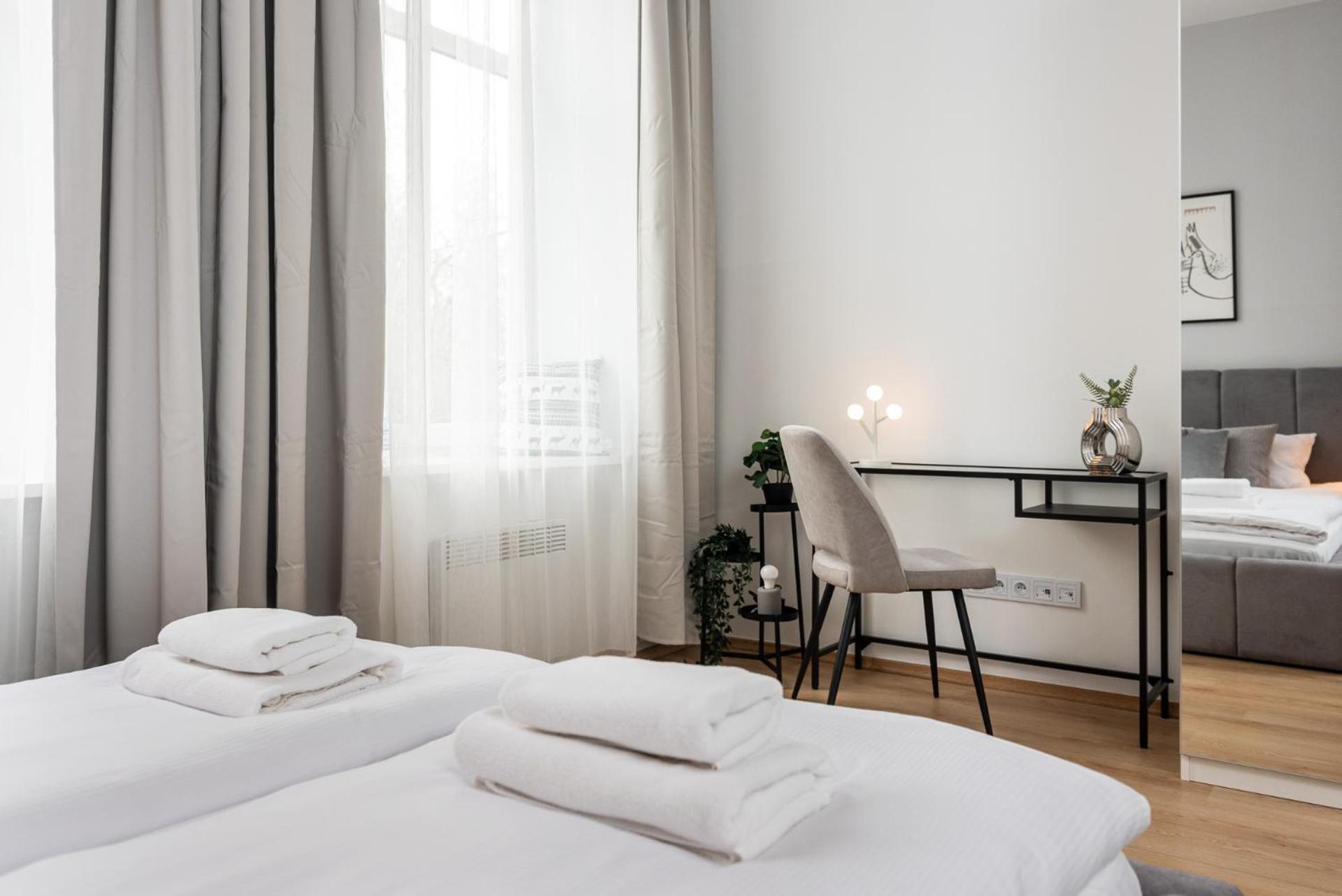 Modern Centrally Located Apartments - By Upstairs Cracóvia Exterior foto